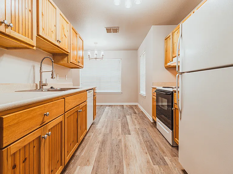 104 San Antonio Rd #502 — Photo 3
