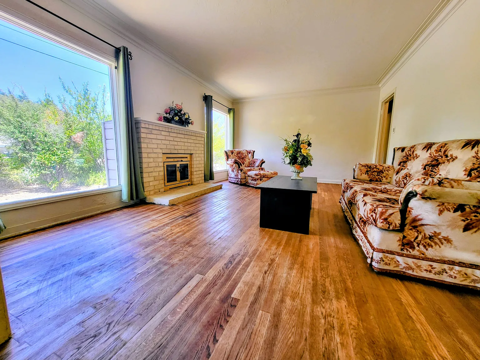 3 bed, 1949 sqft, $6,500 — Photo 3