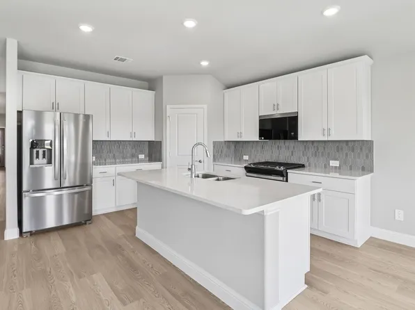 815 Sunflower Rd, Lavon, TX 75166