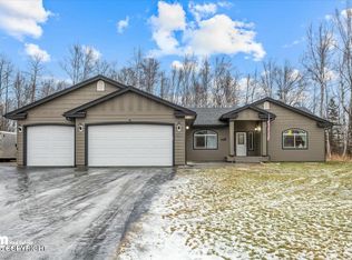4835 N Feldspar Cir, Wasilla, AK 99654