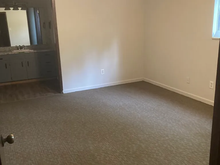 2404 Chapel Rd — Photo 5