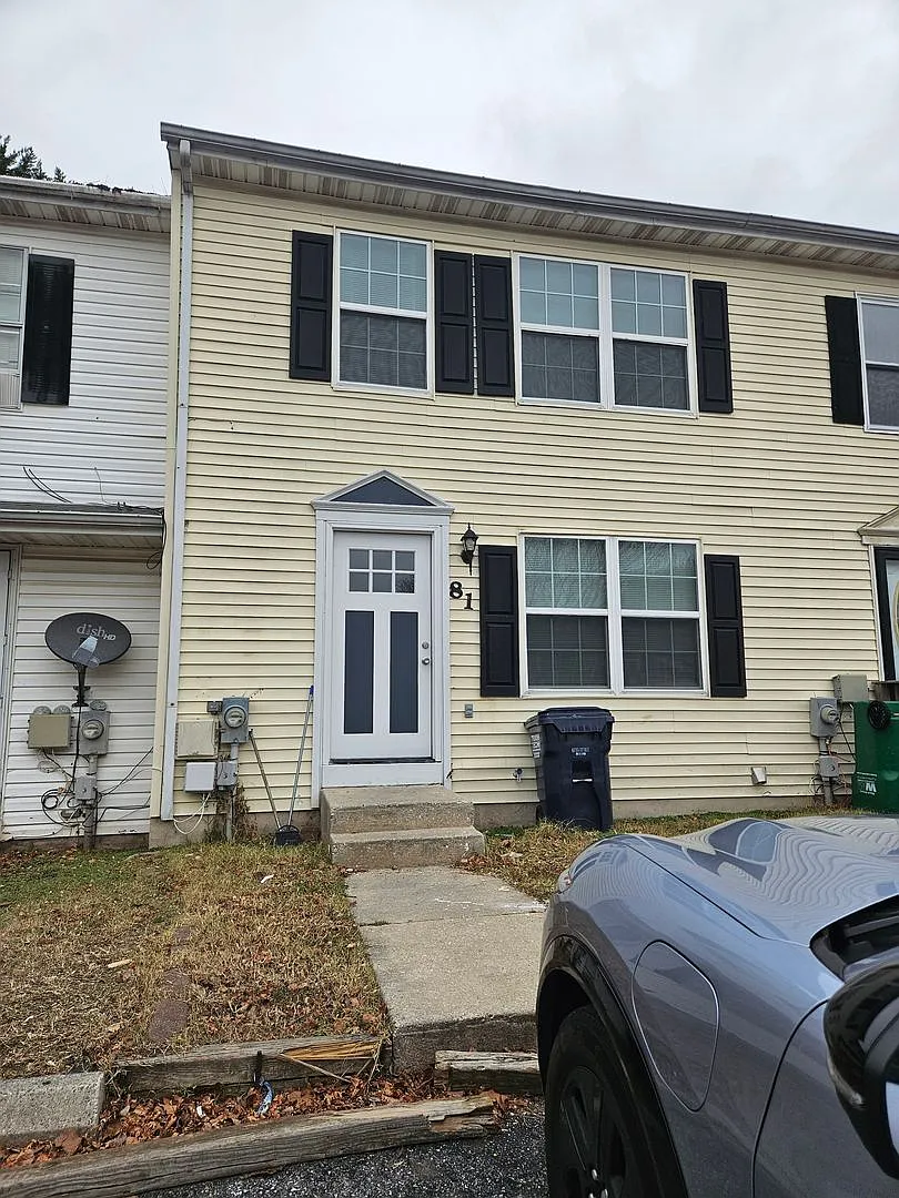 Updated Middletown Townhome with Convenience & Charm — Photo 1