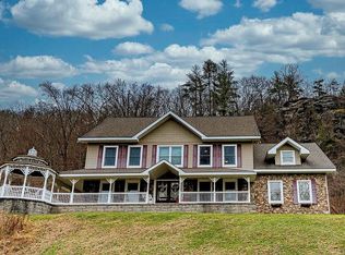 104 Masthope Plank Rd, Lackawaxen, PA 18435