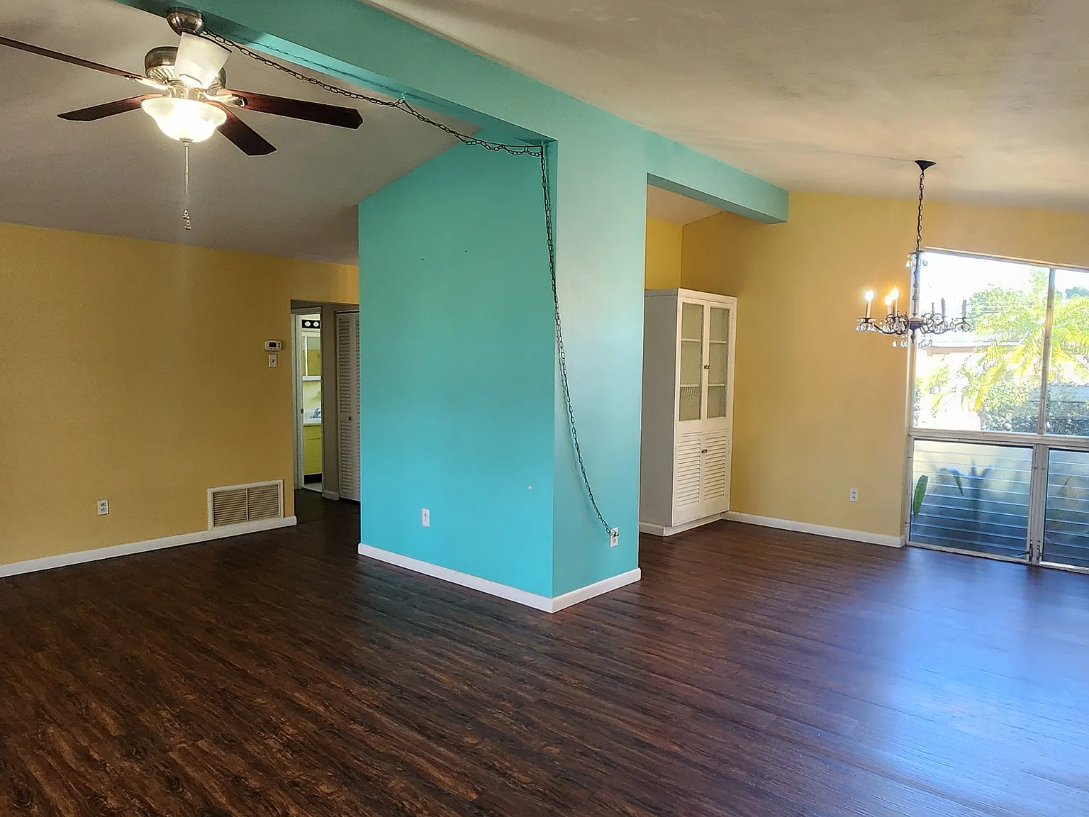 1266 W Wellington Dr — Photo 4