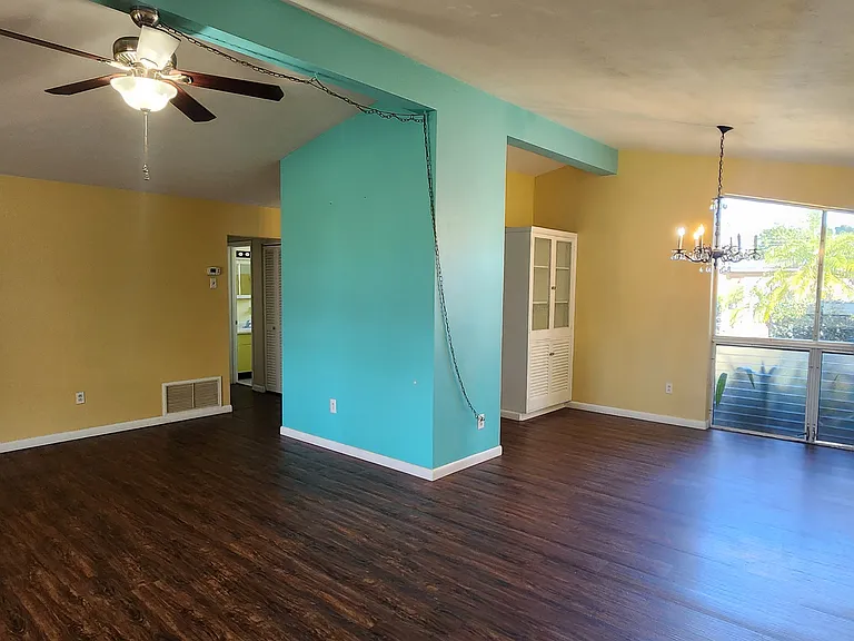 1266 W Wellington Dr — Photo 4