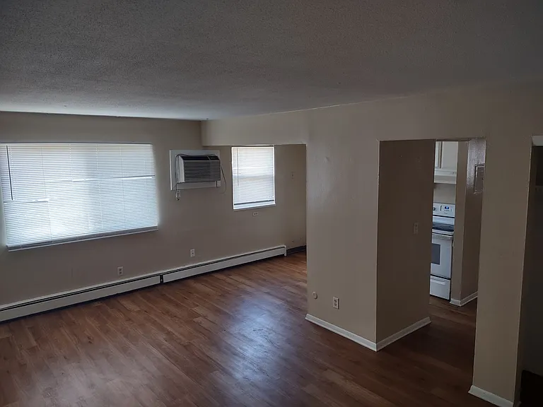 1034 Suburban Ave E #301 — Photo 4
