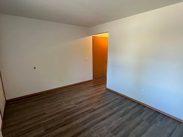 1504 N Brook Ct — Photo 5