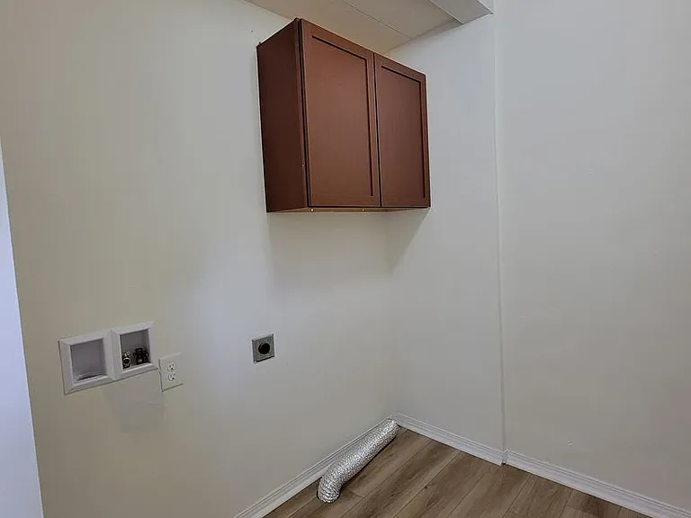 2429 S Broadview Dr — Photo 12