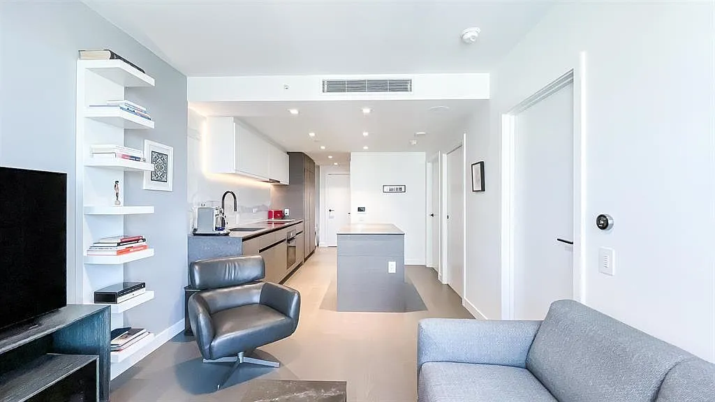 2 bed, 725 sqft, $3,750 — Photo 4