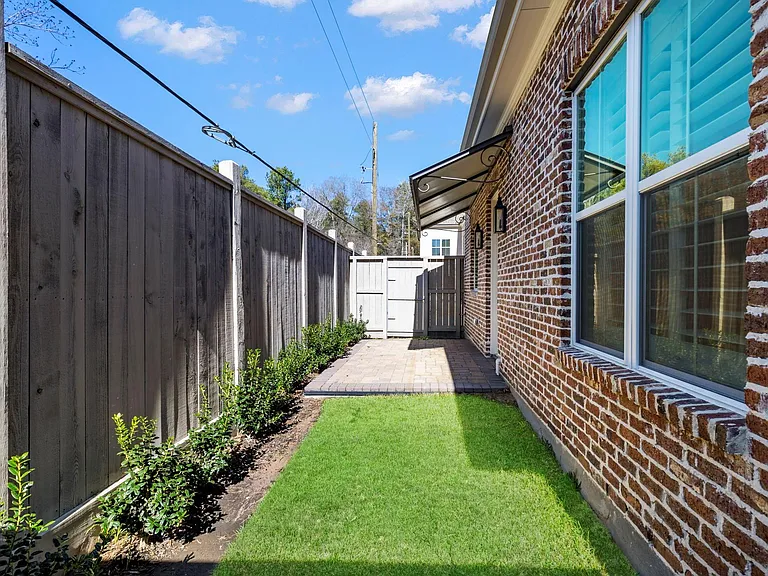 106 Magnolia Green St — Photo 8
