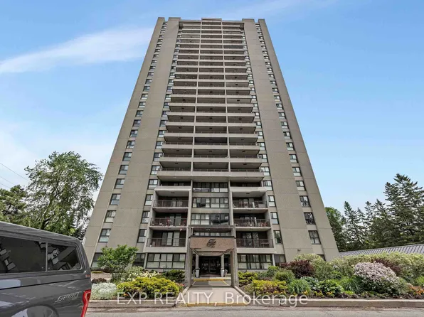 1785 Frobisher Ln #1707, Ottawa, ON K1G 3T7