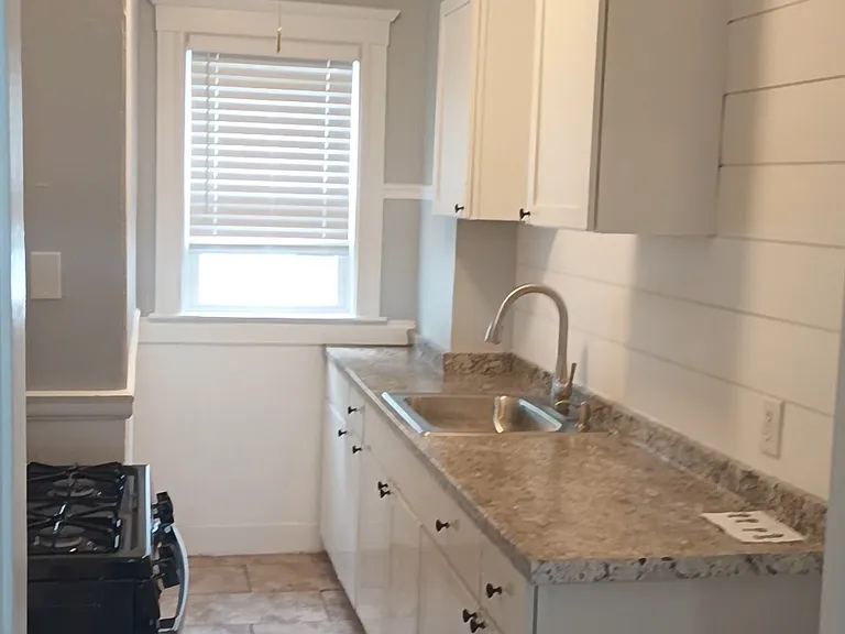 19 Leavitt St #1 — Photo 6