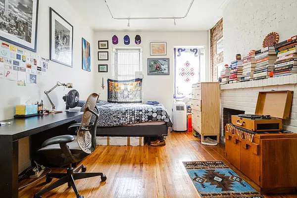 Rented by Wave Real Estate Group | media 16