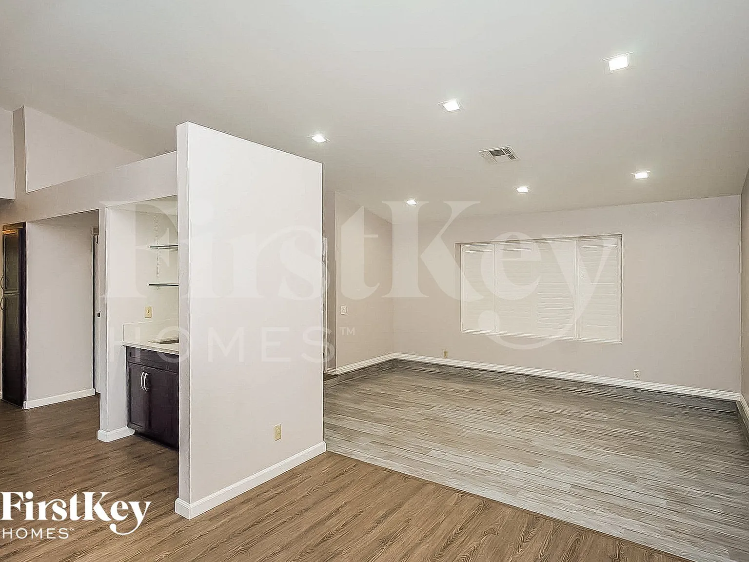 3 bed, 2.0 bath, 1729 sqft, $2,590 — Photo 3