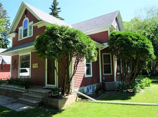 706 Main St N, Roseau, MN 56751