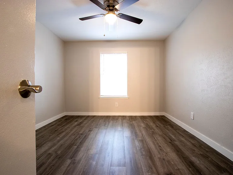 Gazebo Apartments (Denton, Tx) — Photo 28