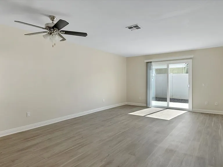 Concord Villas Patio Homes - Riverside, CA — Photo 42