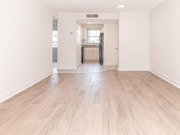 5th image of 363 S McMullen Booth Rd APT 107