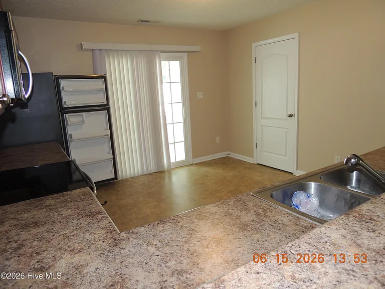 421 Falls Cv — Photo 13
