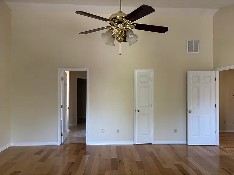 1116 Benjamin Ln — Photo 17
