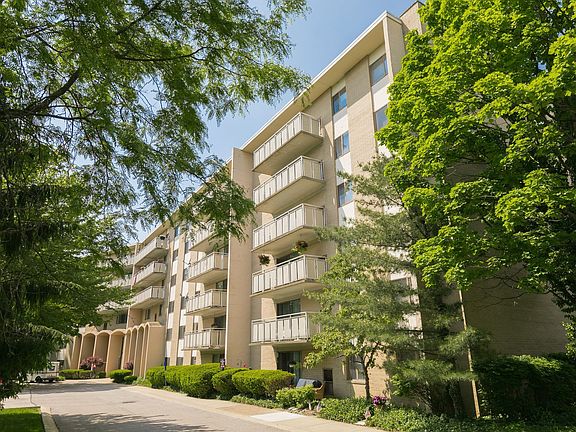 5th image of 3420 Wooster Rd APT 204