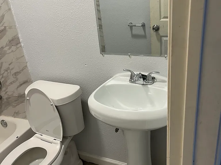 511 Schweikhardt St #9 — Photo 4