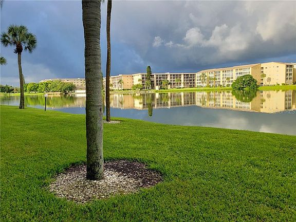 5th image of 3326 Lake Bayshore Dr #P116