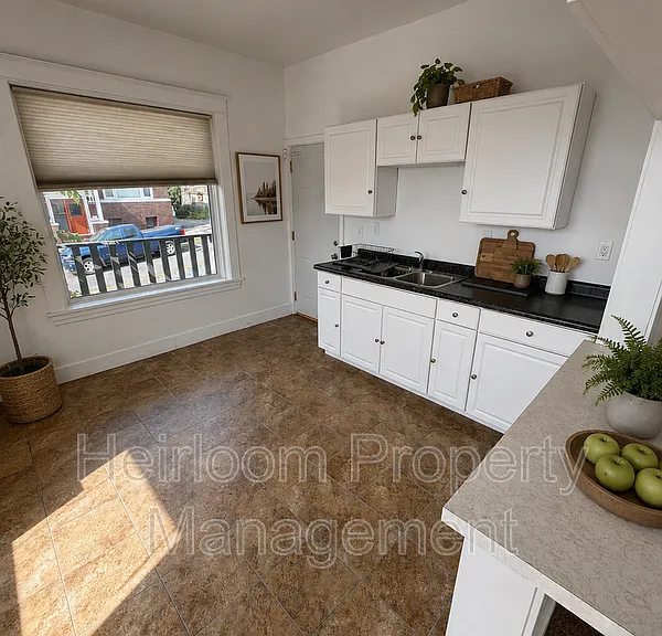 214 N 2nd Ave E #1 — Photo 2