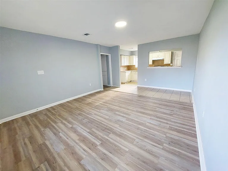 1728 W 8th St — Photo 10