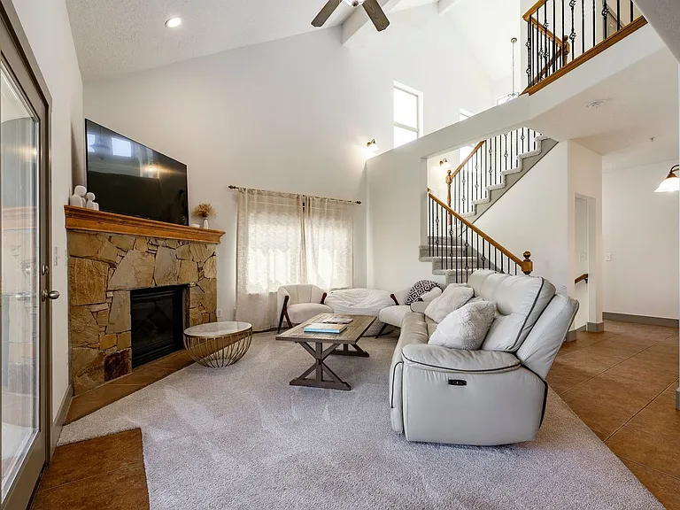 1490 W Alpine Ave — Photo 6