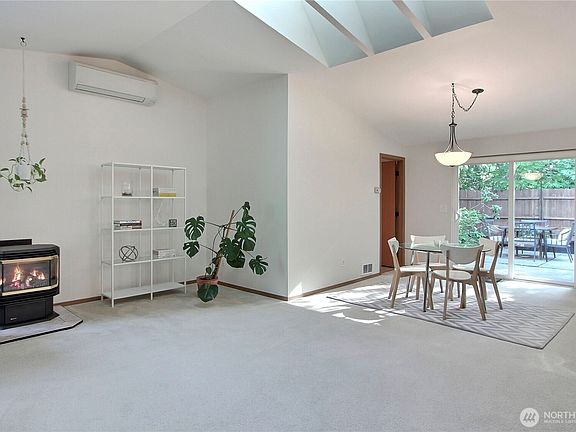 4th image of 5140 Klahanie Drive NW