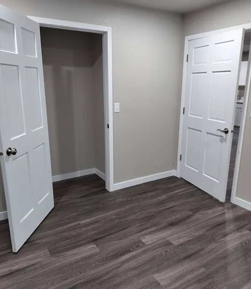3303 E Bremer Ave — Photo 5