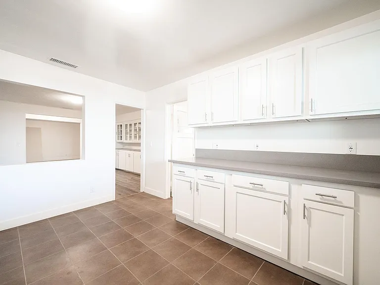 1011 San Julian St #203 — Photo 15