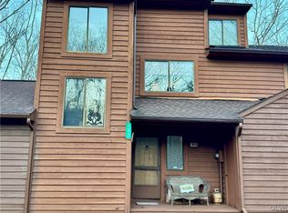 302 Keswick Ave, Bushkill, PA 18324