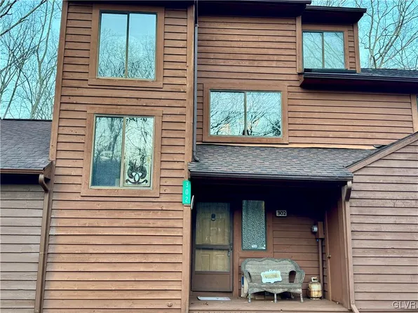 302 Keswick Ave, Bushkill, PA 18324
