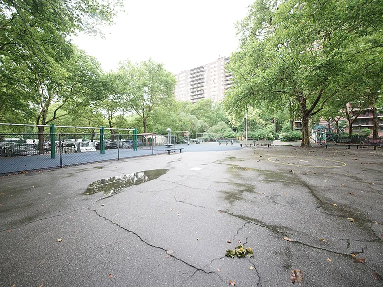392 Central Park W #17D — Photo 16