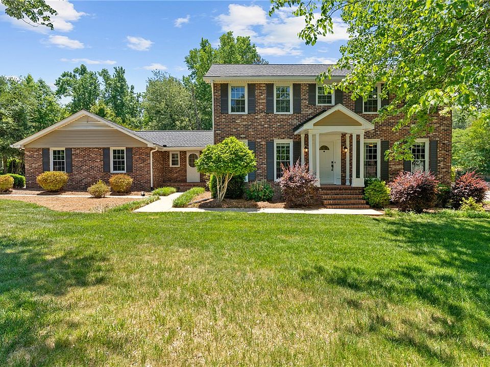 1st image of 906 Plantation Dr