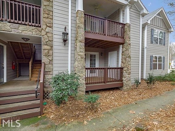 2nd image of 505 Madison Ct SE