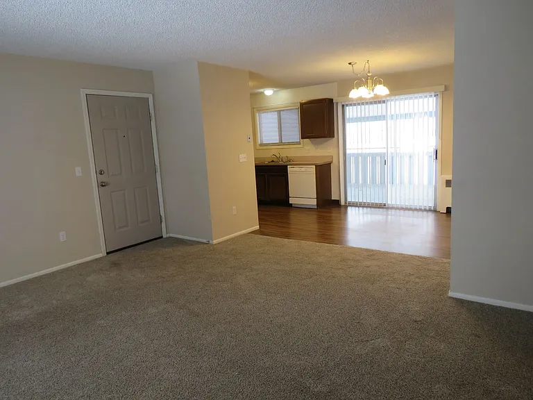 1410 Easy St — Photo 3