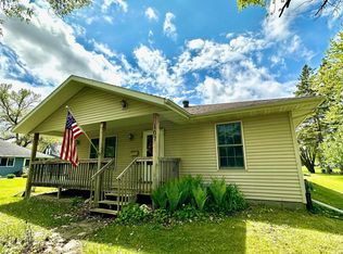 107 6th Ave NE, Roseau, MN 56751