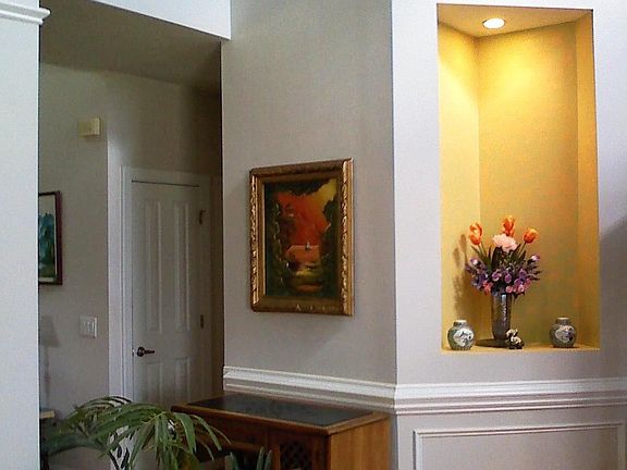 Art niche off the foyer 