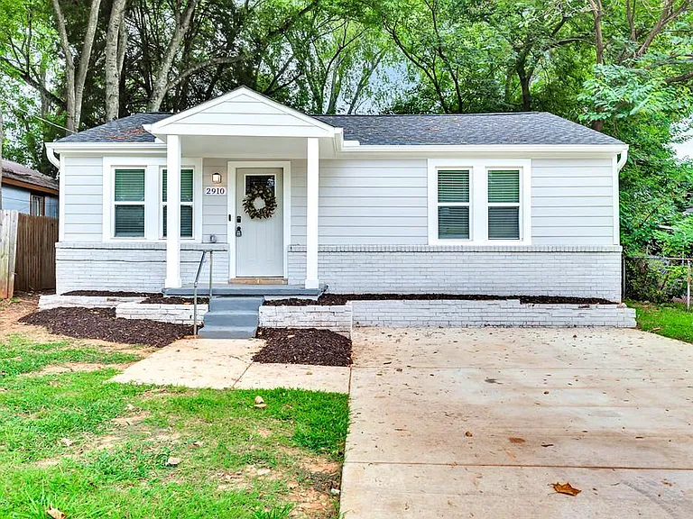 2910 Wilson Dr NW — Photo 15