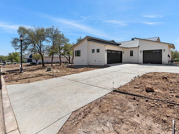 2nd image of 1006 Flint Ridge Trl