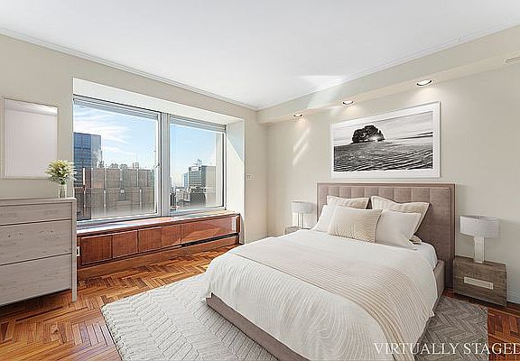 5th image of 150 W 56th St APT 5506
