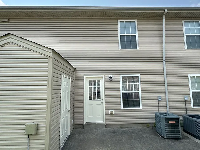 244 Executive Ave #HOA — Photo 5