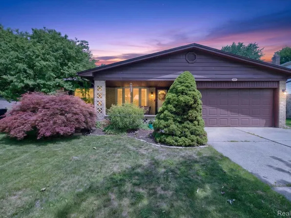 42854 Lombardy Dr, Canton, MI 48187