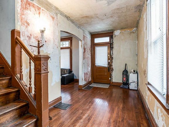 5th image of 2560 Moorman Ave