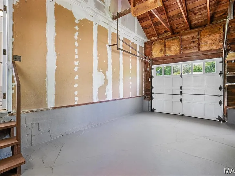 9743 Tesson Ferry Rd — Photo 11