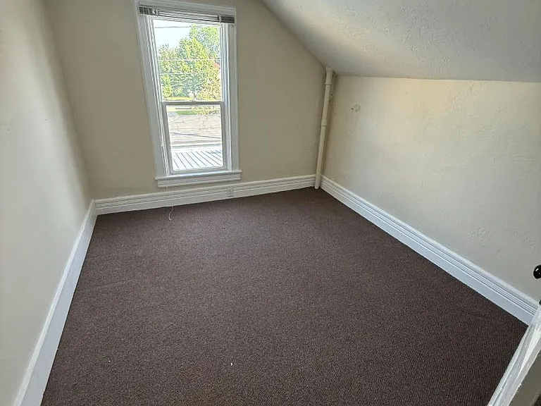 Unit Photo