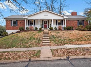 534 Hickory Ridge Ct, Saint Louis, MO 63131